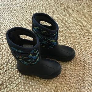 Boys bog winter boots